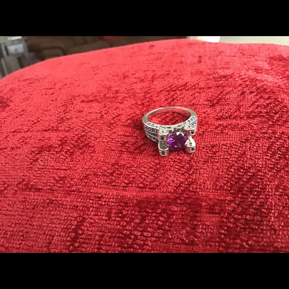 Ring. - Picture 2 of 3